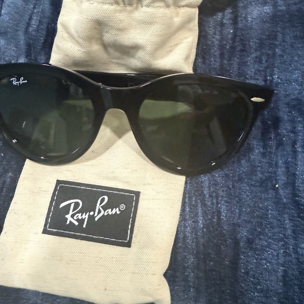 Ray-Ban Classic Black Sunglasses